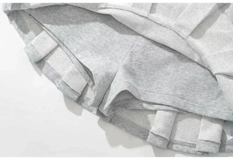 Mooyufon Y2K mini skirt in light grey fabric with wide pleats