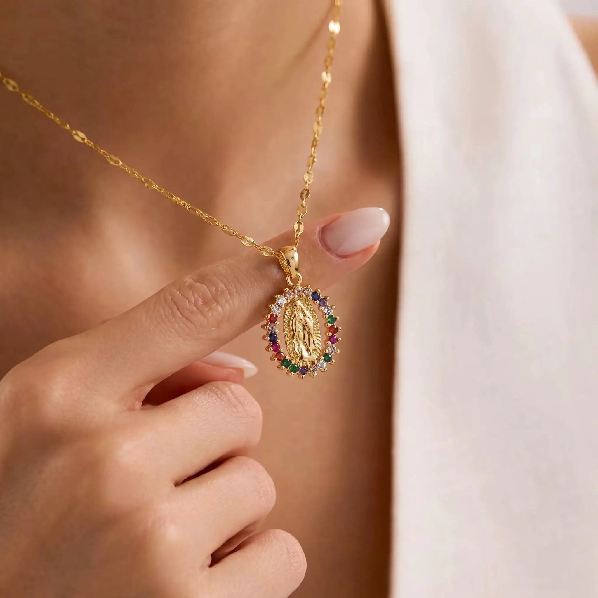 Gold Pendant Necklaces For Women Exquisite Fashion Jewelry Gift Collection Timeless Elegant Styles
