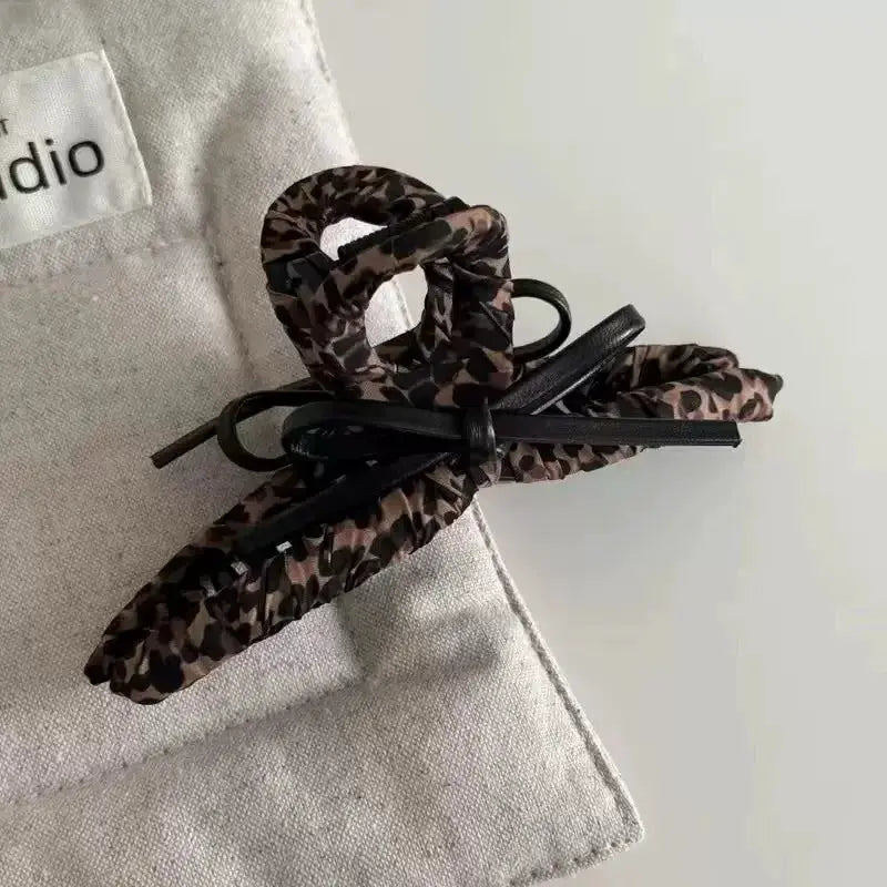 Leopard Print Retro Large Hair Clip With Durable Hold For Women High Grade Fashion Accessory