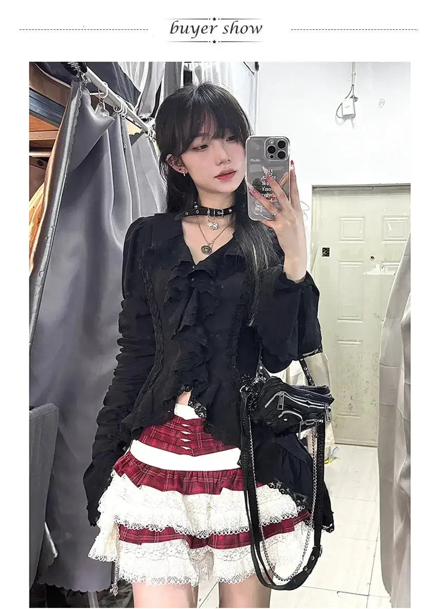 Karrcat Gothic Black Lace Shirt with V-neck and flare sleeves; Simples Market