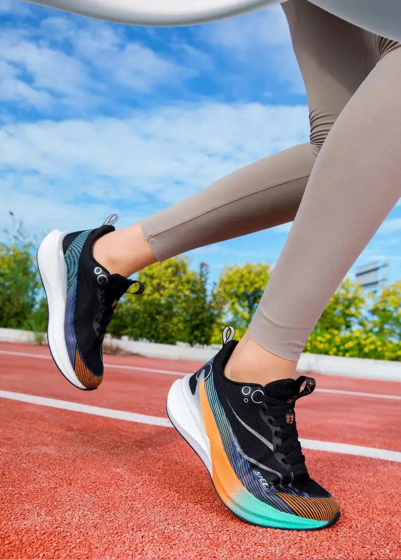 Simples Market marathon running shoes with black upper and multicolor gradient accents, white sole.