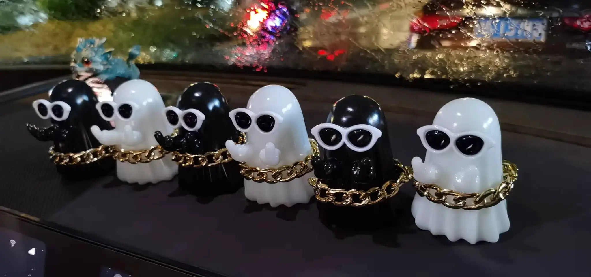 Middle Finger Cute Ghost Statue Halloween Home Decor Small Scary Ghost Figurines Coffee Table Centerpiece Shelf