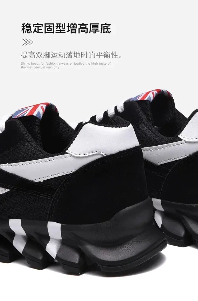Men's chunky black-and-white fitness sneakers pair with thick soles and Union Jack tongue detail