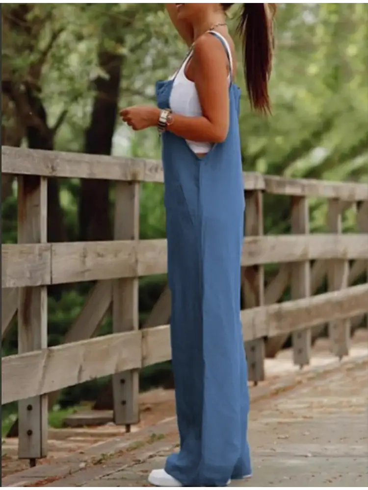 Simples Market women's sleeveless suspender jumpsuit in blue with pockets, casual summer