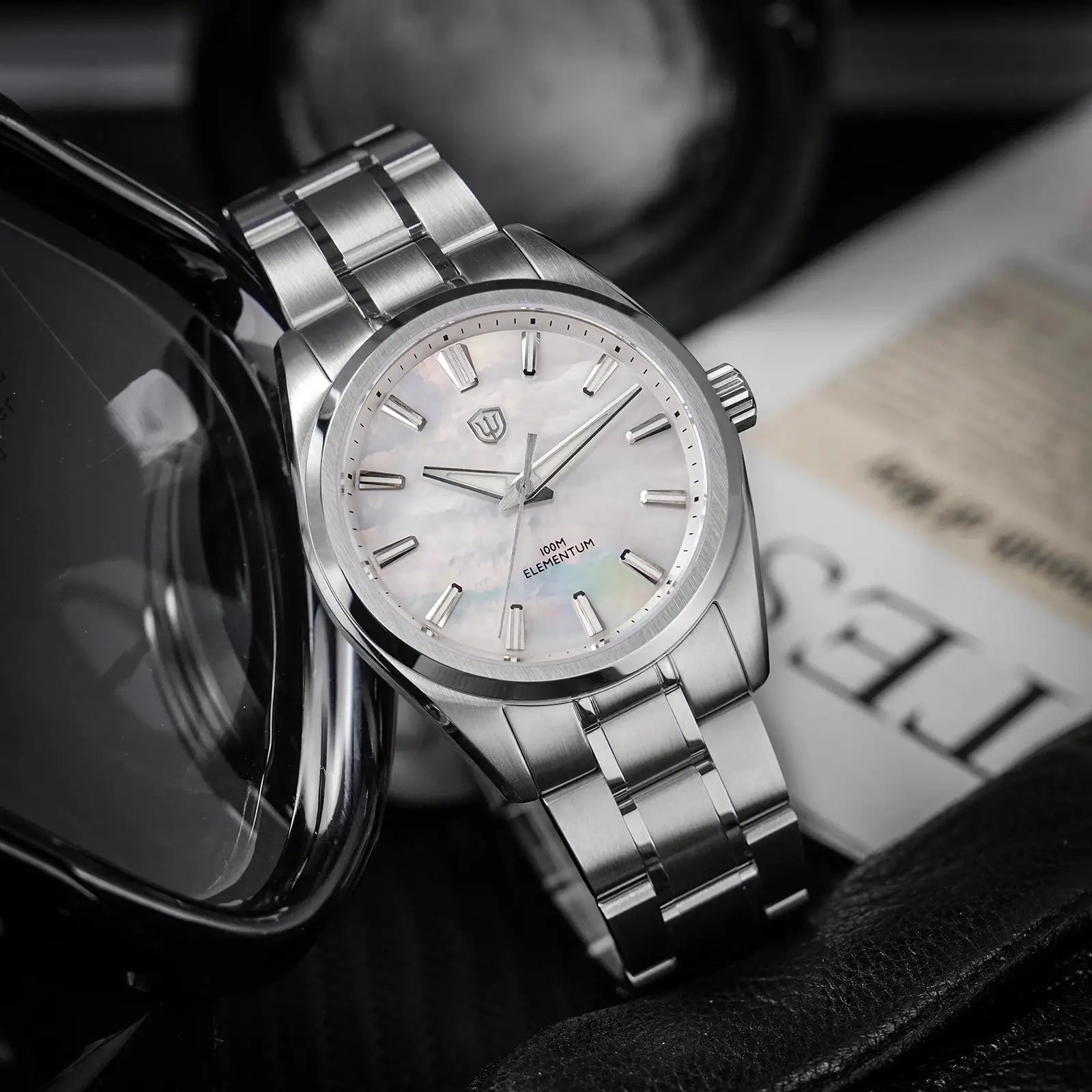 Watchdives WD0003C quartz watch in stainless steel with 38mm ice crack dial, luminous markers, 100m water resistant
