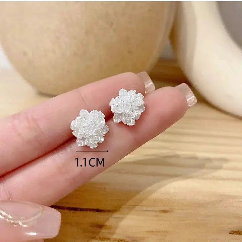White camellia flower stud earrings pair for women, 1.1 cm, Korean fashion jewelry