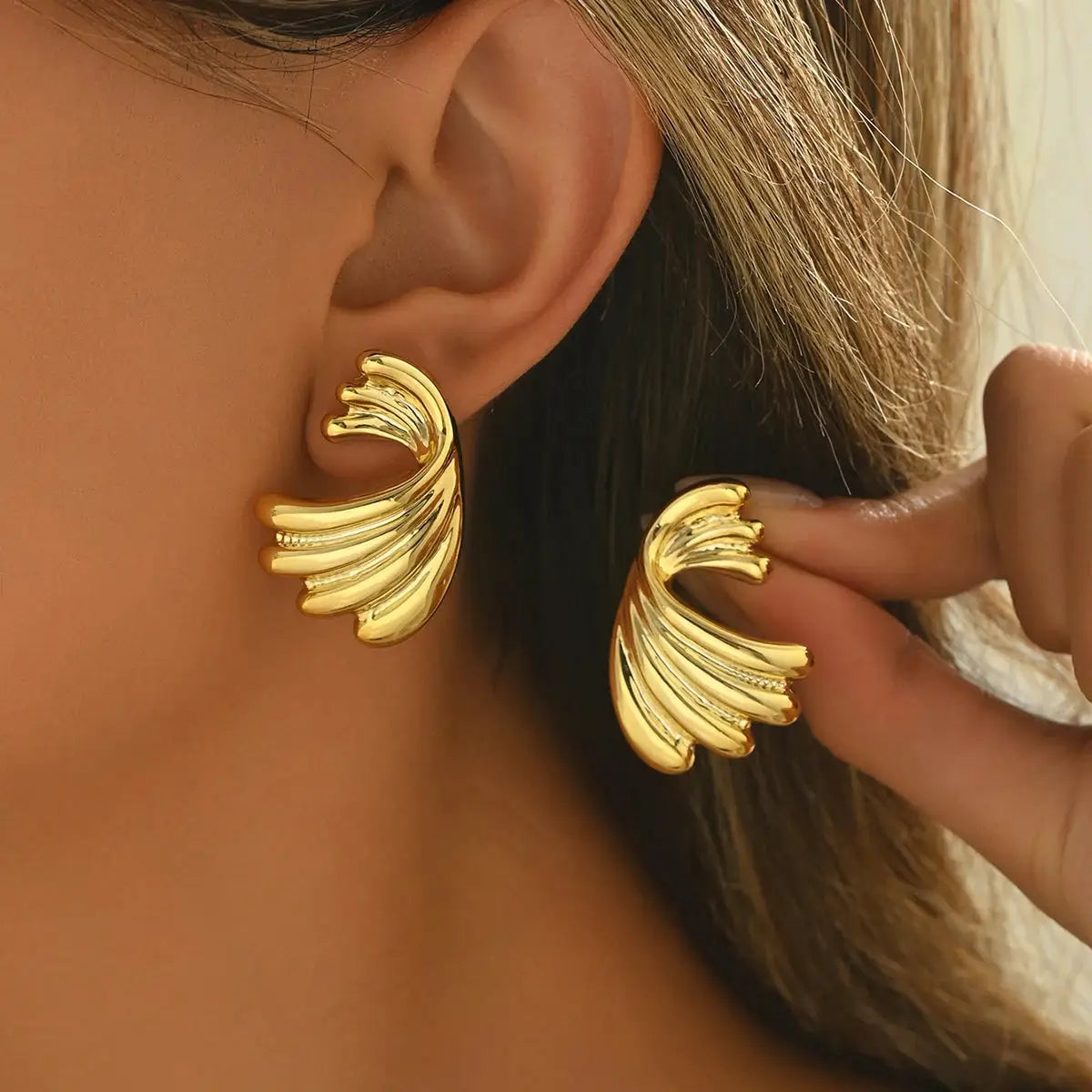 Vintage Gold Color Flower Stud Earrings For Women Geometric Petal Design Luxury Party Jewelry