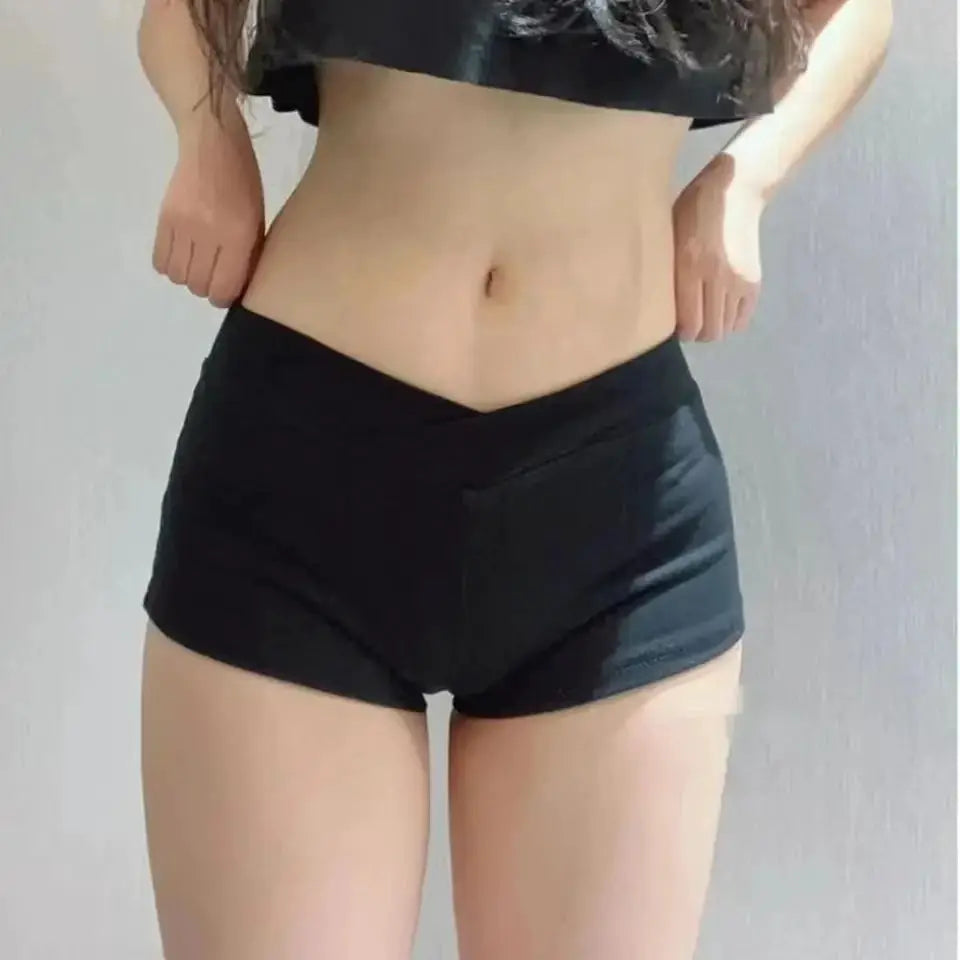 Simples Market black ultra-short dance fitness shorts for women; low-rise, athletic casual