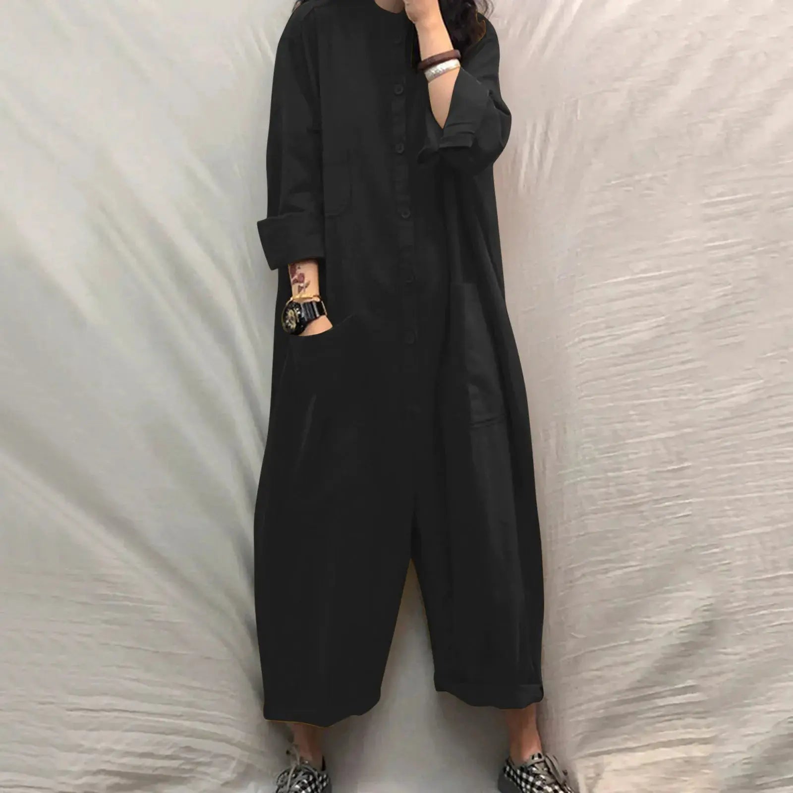 Simples Market black women's pocket jumpsuit, loose-fit long-sleeve with button-front