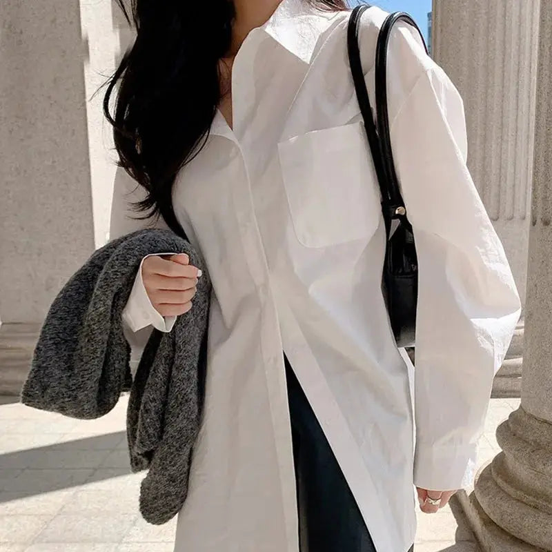 Simples Market white cotton oversized long-sleeve blouse with turn-down collar and chest pocket