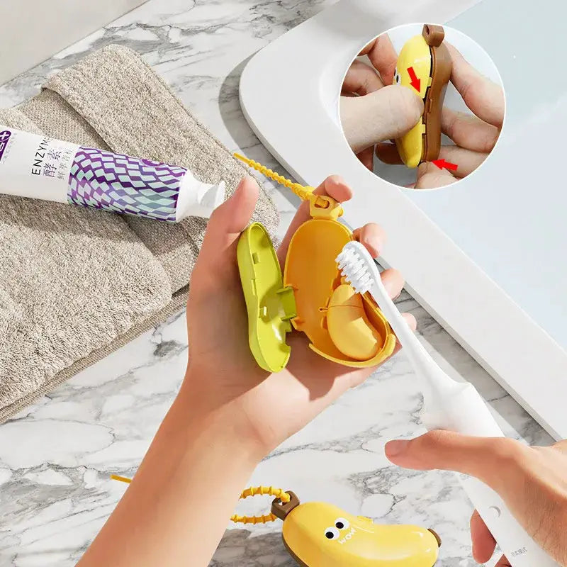 Banana-shaped toothbrush protective cap with toothpaste storage box by Simples Market, yellow travel cover.