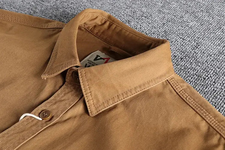 Khaki solid-color work shirt with button-down collar; Simples Market