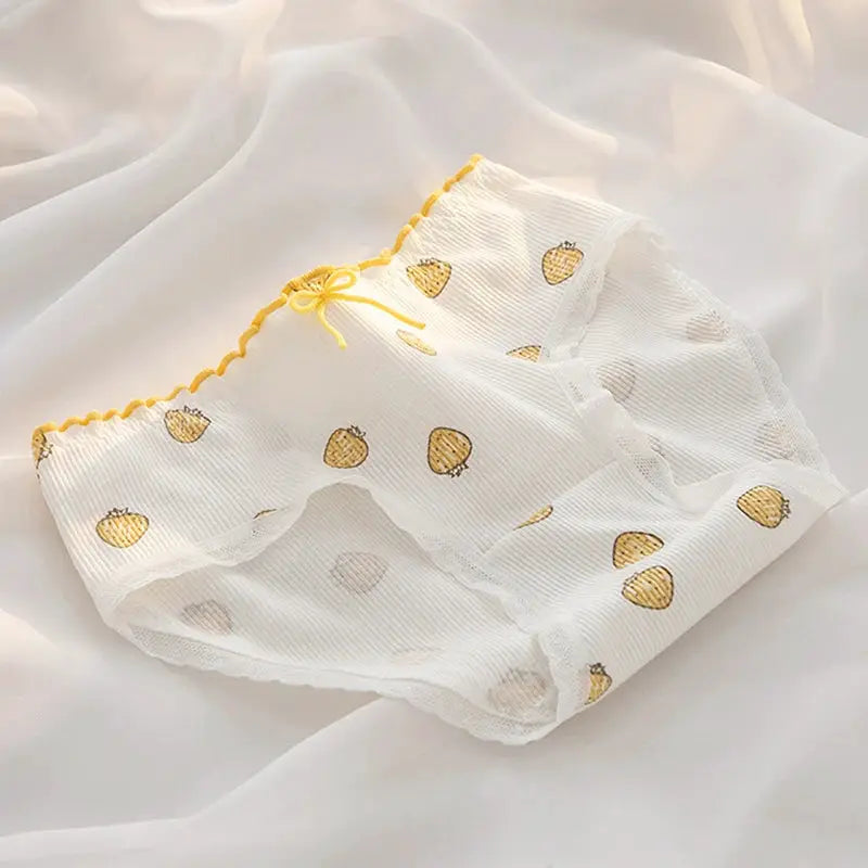 Simples Market white cotton women's briefs with yellow lemon print and lace trim, mid-waist