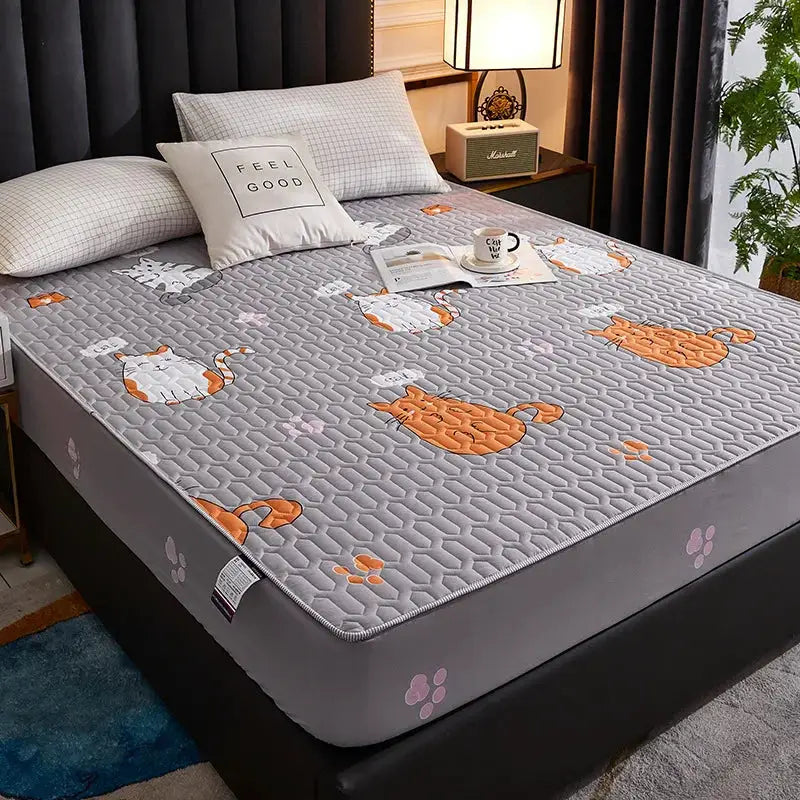 Simples Market waterproof quilted mattress cover with gray fabric and orange cat pattern, fitted sheet protector for 150/160/180x200
