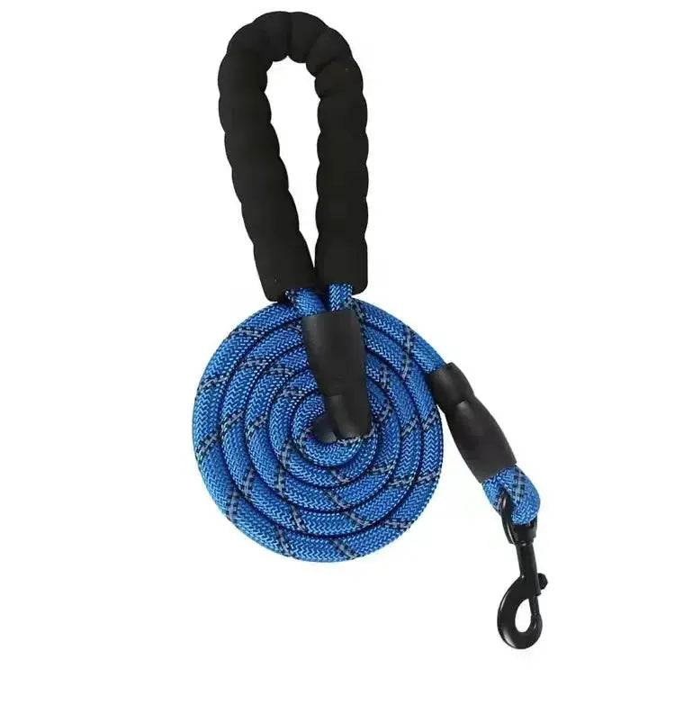 Strong Durable Reflective Nylon Dog Leash For Small Medium And Large Dogs Heavy Duty Tow Safe Walk