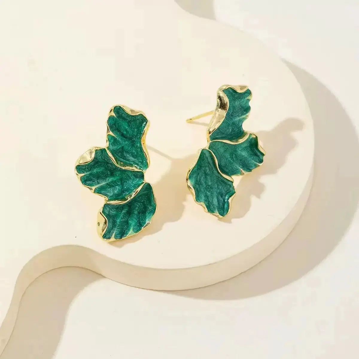 Gold Plated Irregular Back Earrings With Cream Flower Detail Heavy Design Fashion Jewelry Ideal Family Gift