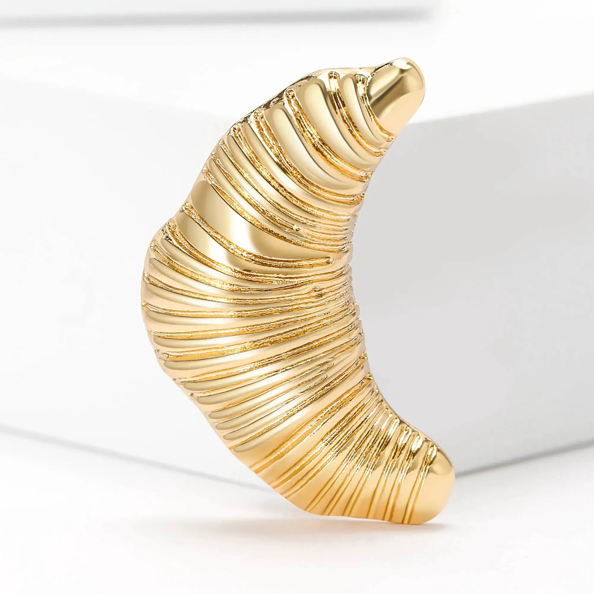 Enamel Croissant Brooches For Women And Men Unisex Animal Motifs Pins Zinc Alloy Jewelry Accessories Lapel Backpack