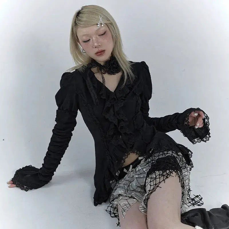 Karrcat Gothic black lace shirt with V-neck, ruffled front and long lace sleeves by Simples Market.