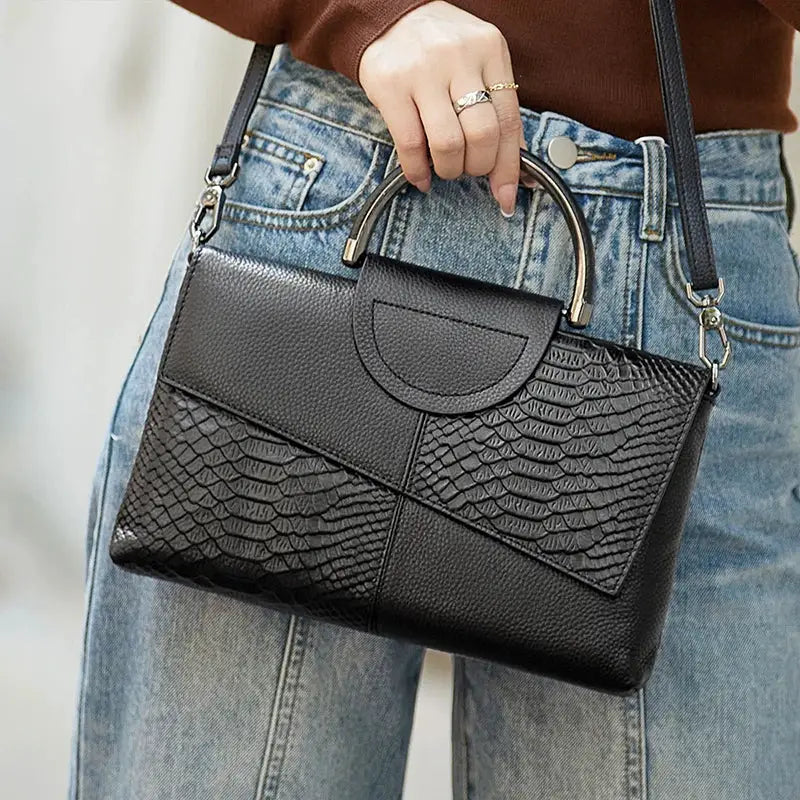 PU synthetic leather women's crossbody handbag with alligator-textured flap in black, Simples Market.