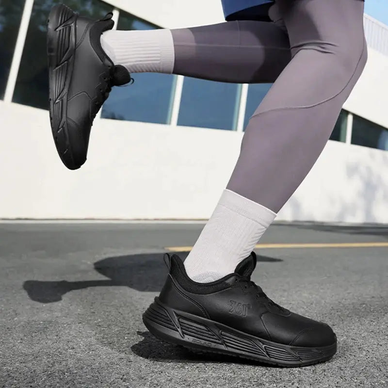 361 Degrees Fengye 5.0 men's running shoes, black lightweight sneakers with a sculpted sole