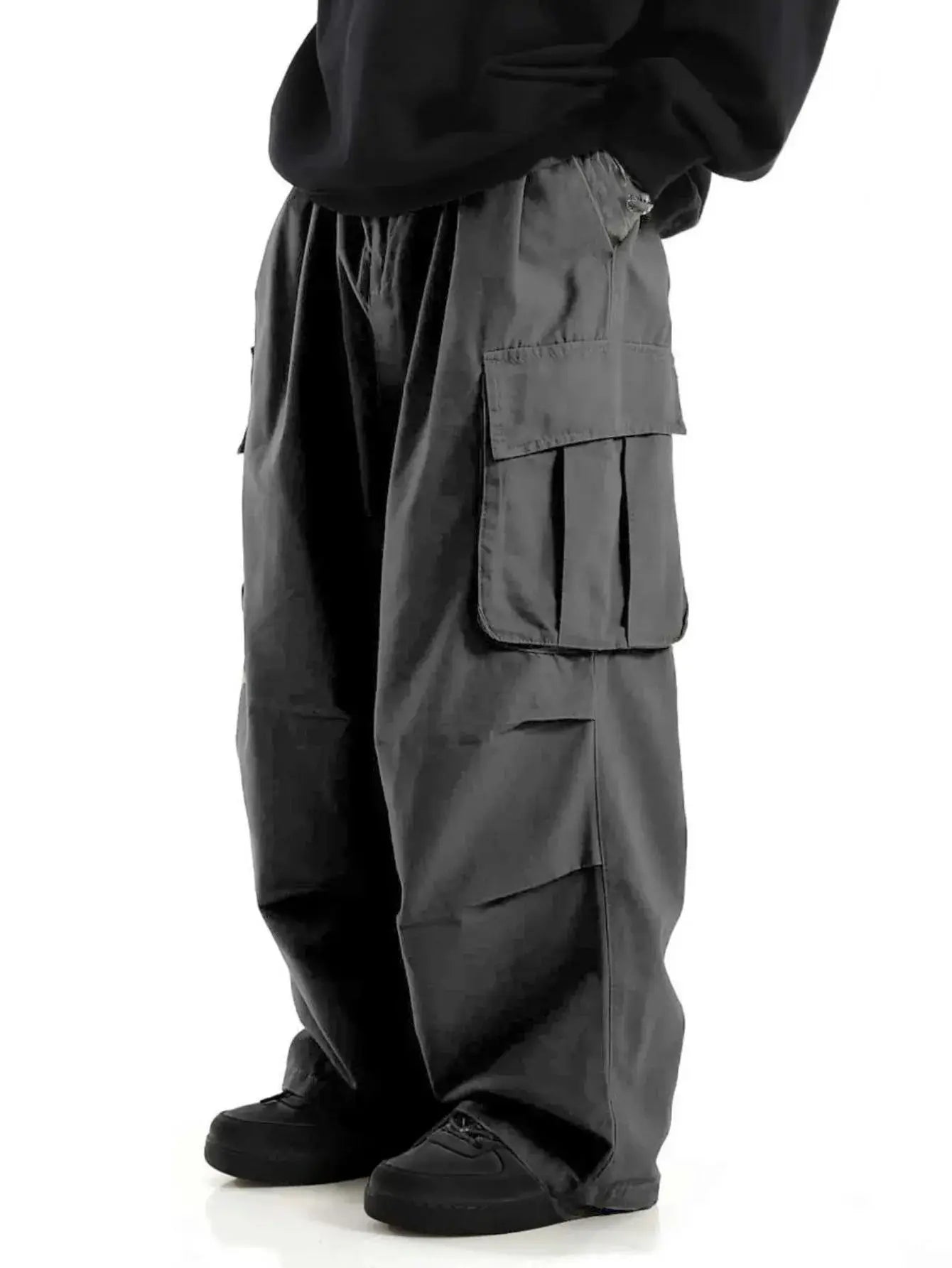 Simples Market plus-size men's cargo workwear pants with wide legs and side cargo pockets, dark gray