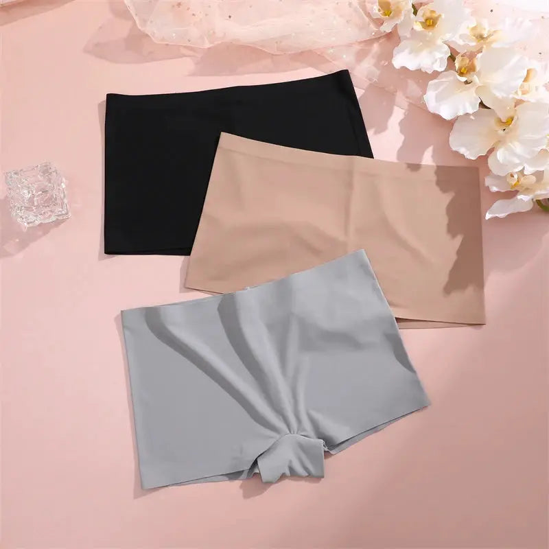 Simples Market women's seamless briefs set of three in black, beige, and gray