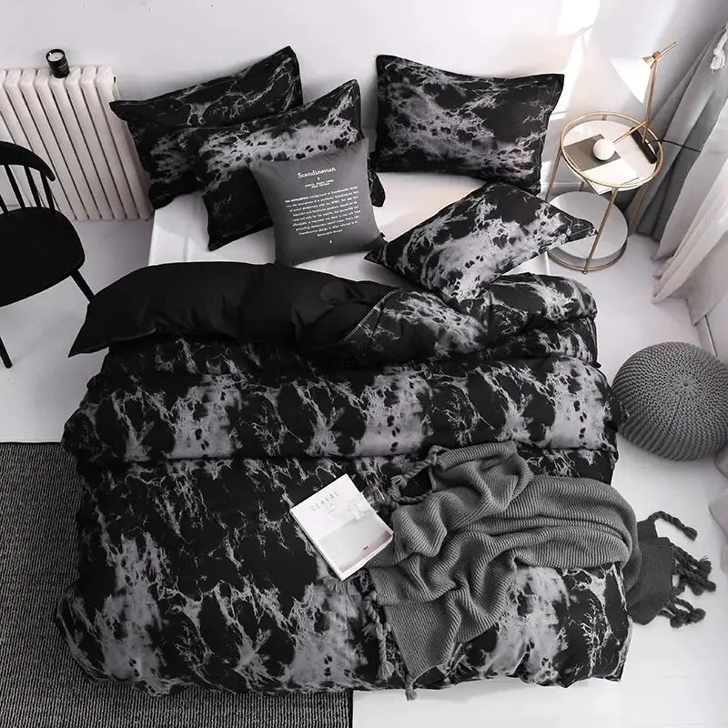 Simples Market 3-piece duvet cover set with pillowcases in black marble pattern for queen or king bed