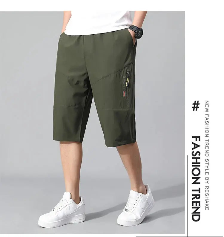 Mens olive green cargo shorts knee-length with zip pocket, cotton, elastic waist, Simples Market