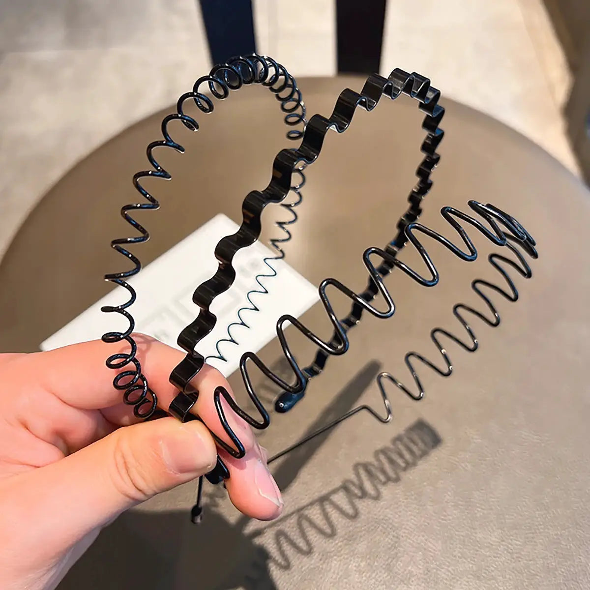 KoreanFlex Unisex Simplified Korean Fashion Hair Hoops With Anti Slip Alloy Clips For Sports And Daily Wear