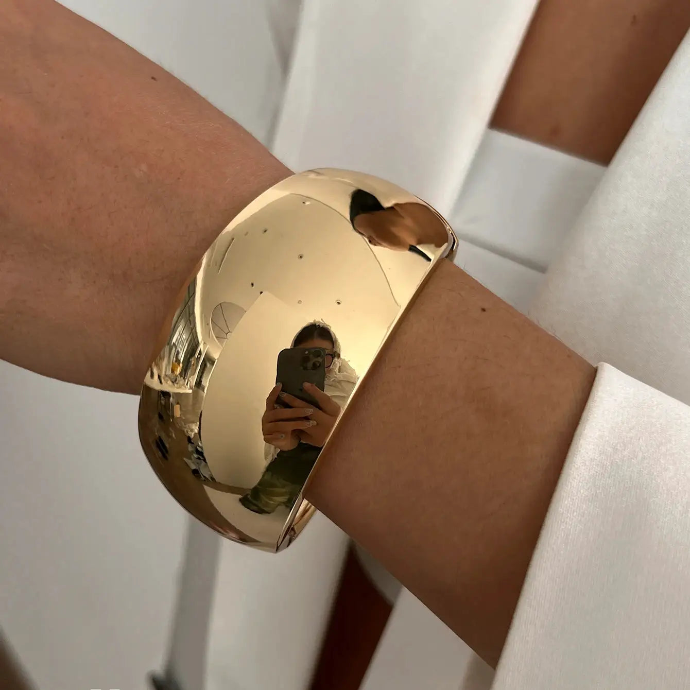 Ingemark Exaggerated Punk Smooth Heavy Metal Chunky Hip Hop Spring Bangles Gold Color Cuff Bracelet for Men and Women