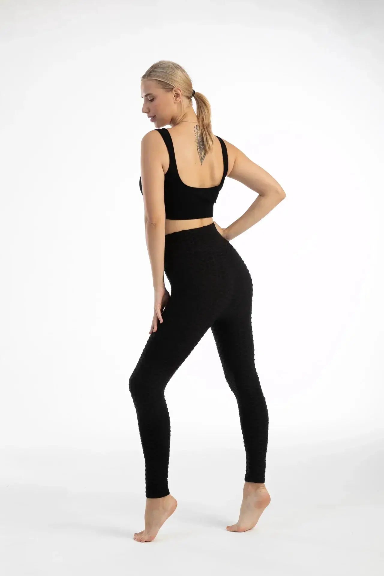 Women high-waist bubble-textured seamless leggings, black hip-lifting yoga pants