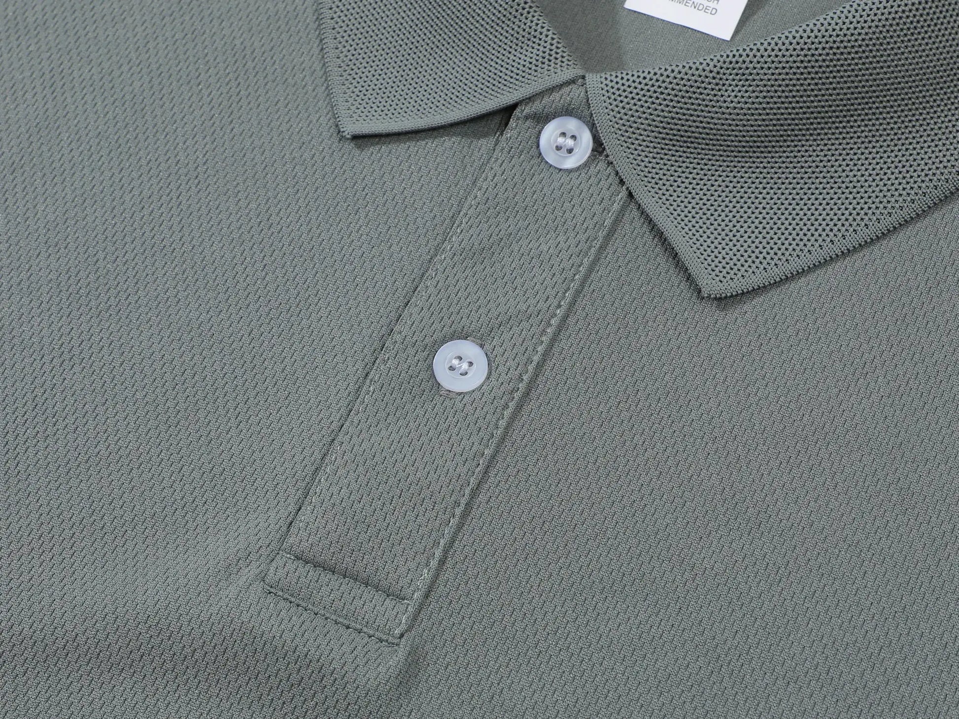 Simples Market men's gray polo shirt with collar and button placket, breathable pique knit.