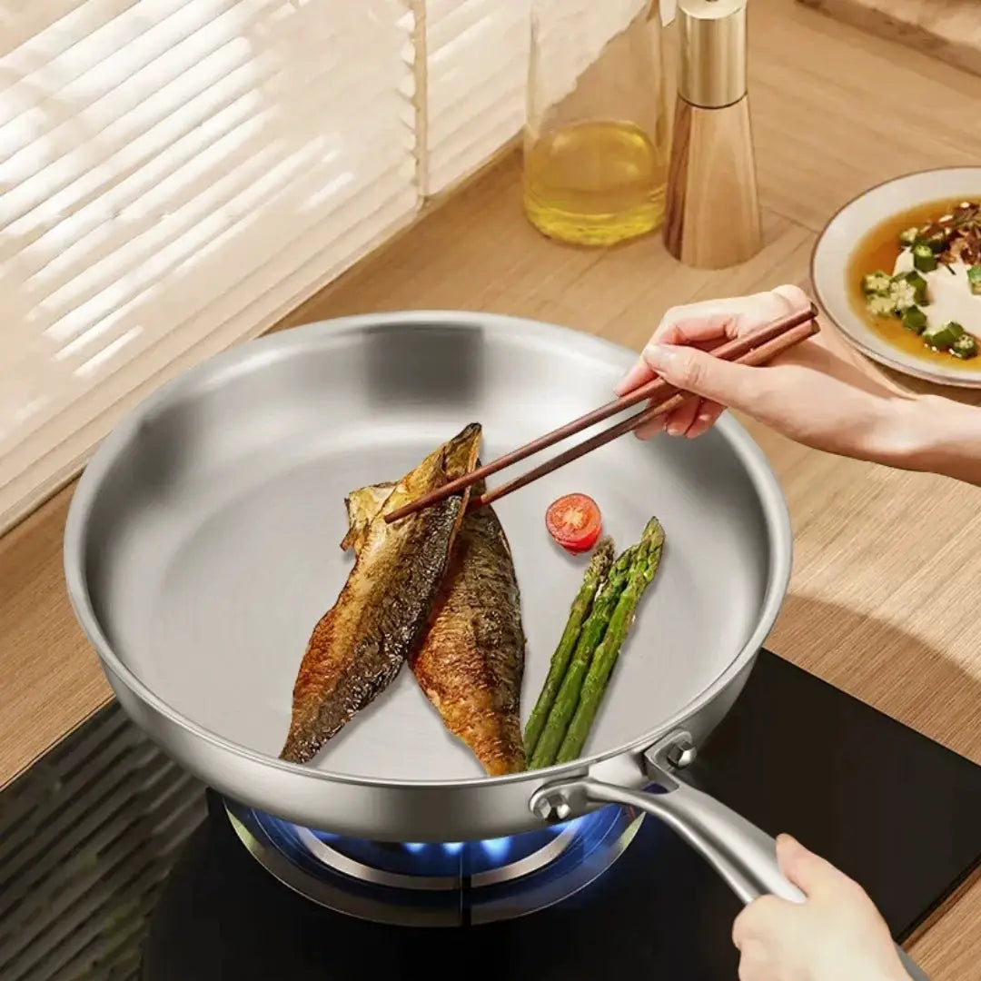 304 Stainless Steel Frying Pan Uncoated Nonstick Surface For Gas Stove And Induction Cooker