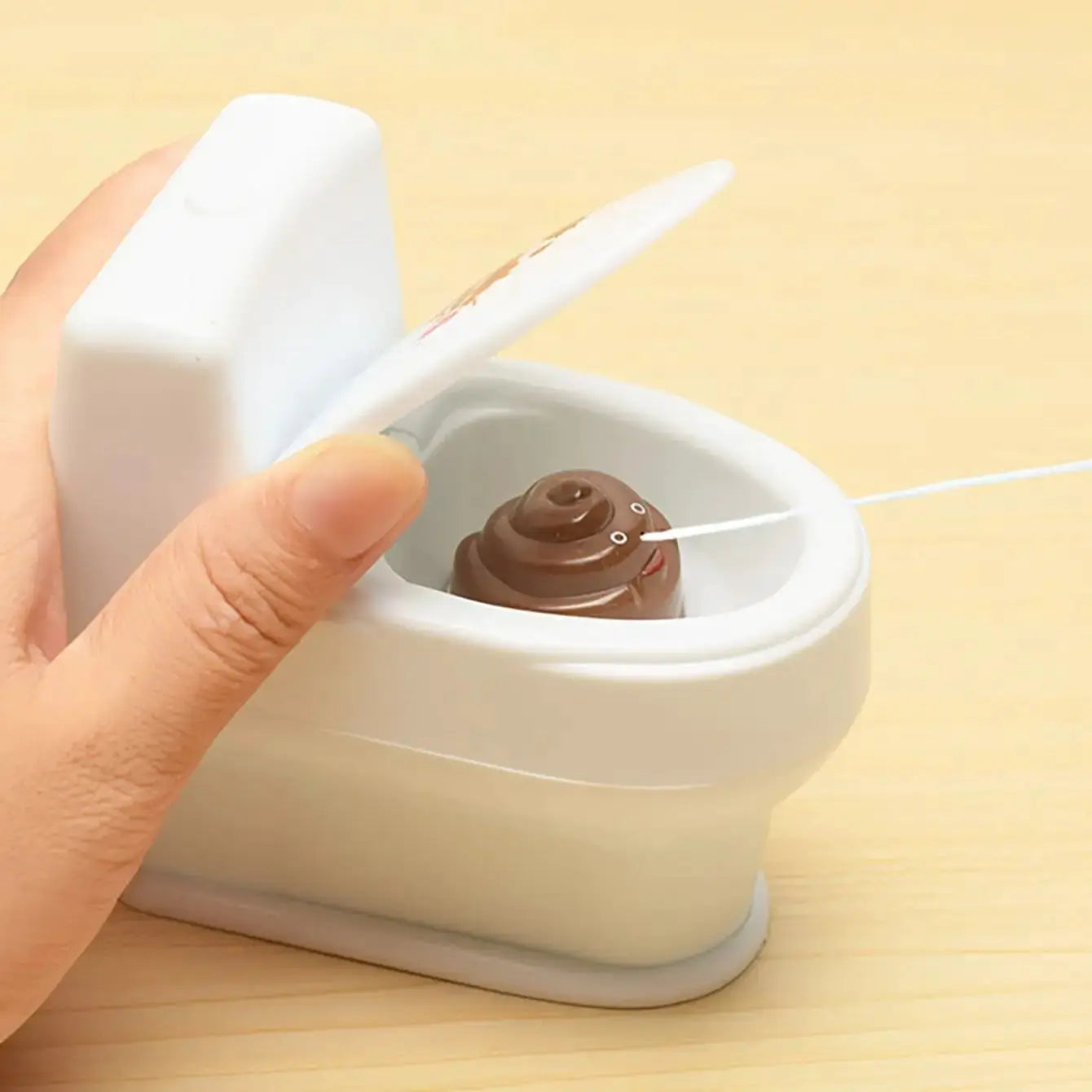 Novel Poop Spray Prank Toy For Adults And Teens Mini Toilet Sprinkler Gun Gag Gift Simulation Toy