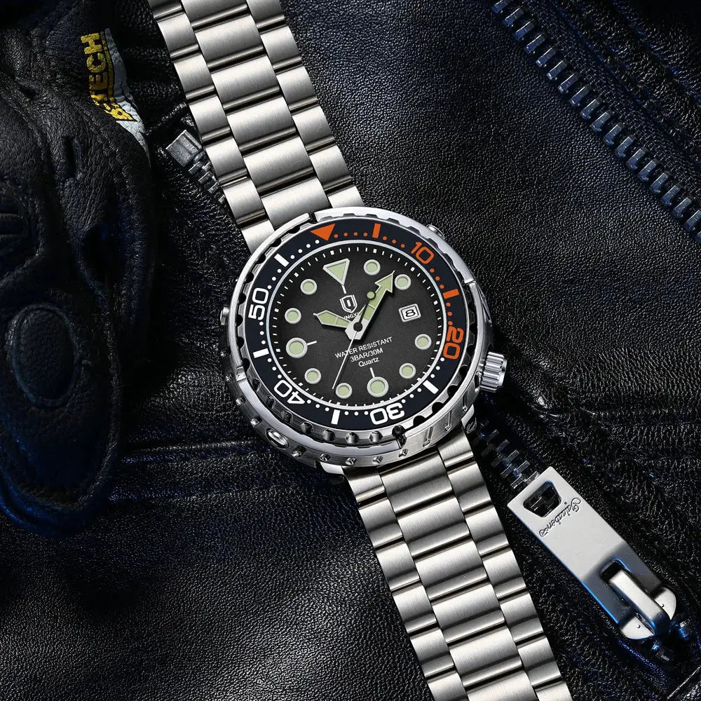 QINGXIYA men's quartz sports watch by Simples Market with stainless steel bracelet, black dial and orange bezel.