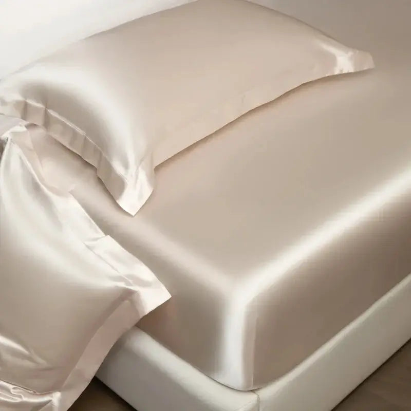 3-piece mulberry silk fitted sheet set with pillowcases in ivory