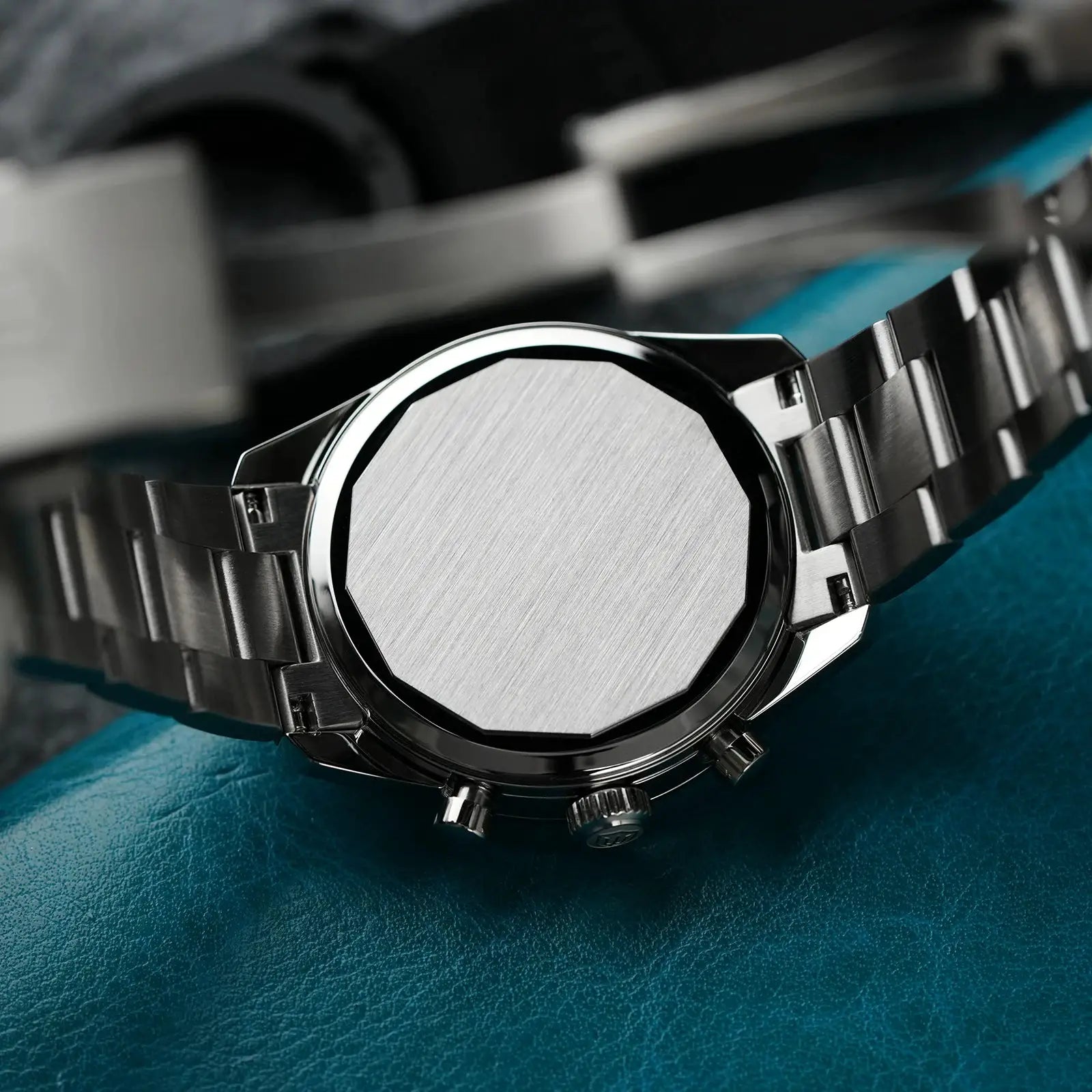 Watchdives WD0526 VK63 Mecha Quartz Chronograph watch; stainless steel with brushed back case and bracelet