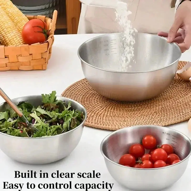 Stainless steel bowl set with built-in scale from Simples Market; three large-capacity bowls for cooking and food prep