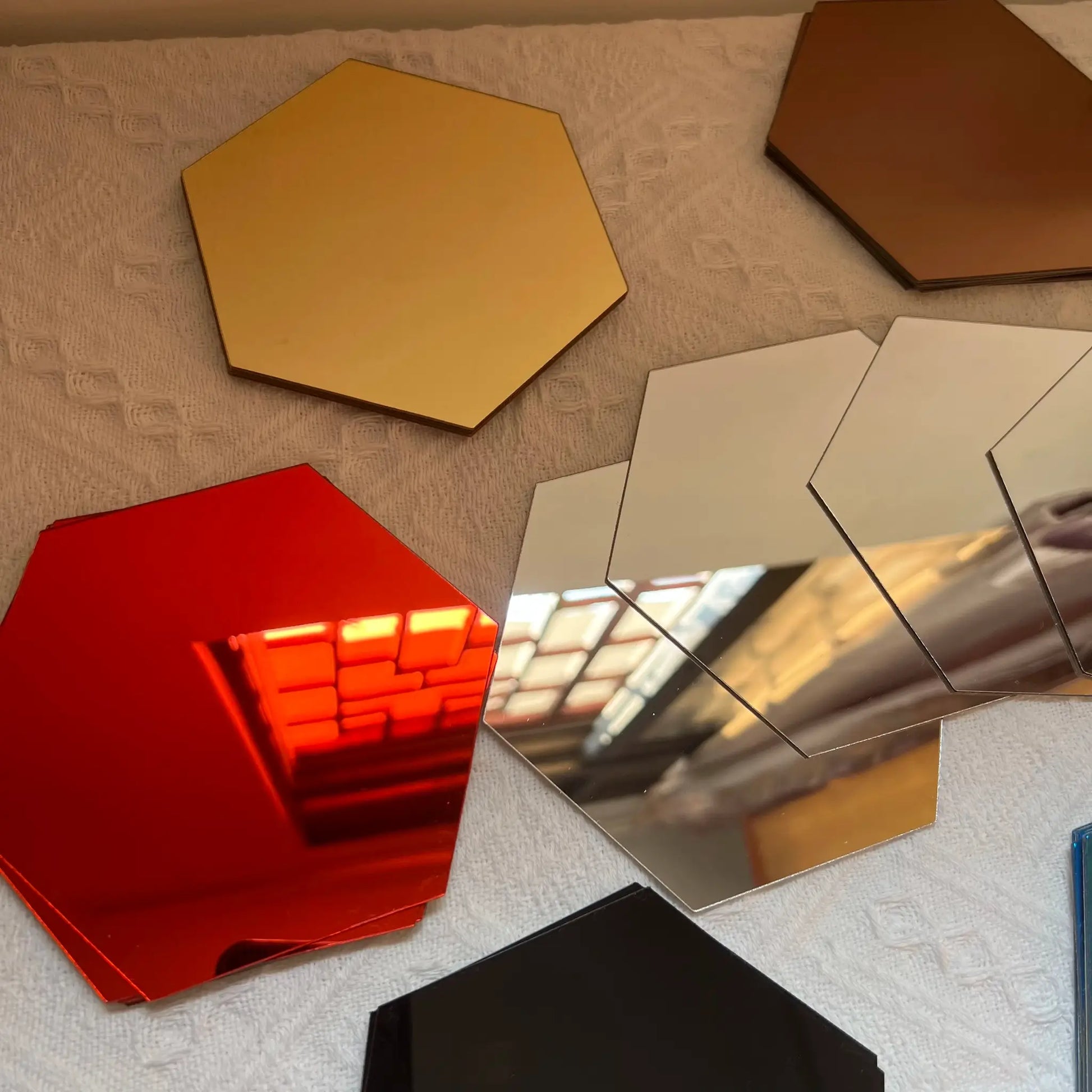 Hexagon mirror wall tiles set, 126mm, self-adhesive, metallic gold and assorted colors