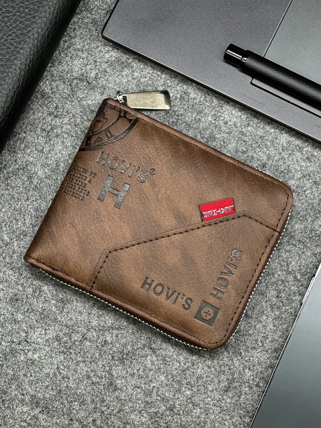 Zippered slim men's PU wallet in brown, compact coin and card holder by Simples Market