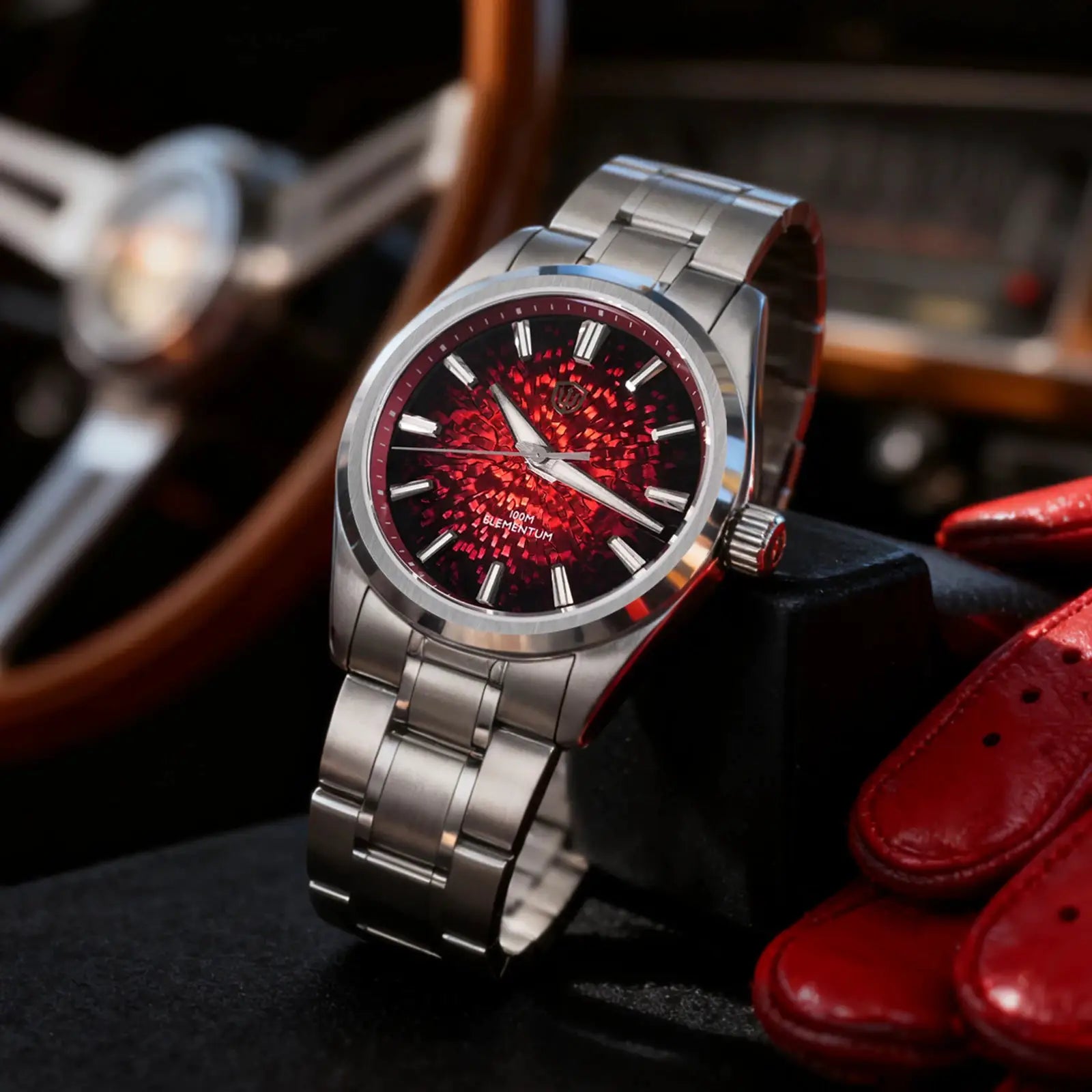 Watchdives WD0003C stainless steel wristwatch with red ice-crack dial from Simples Market