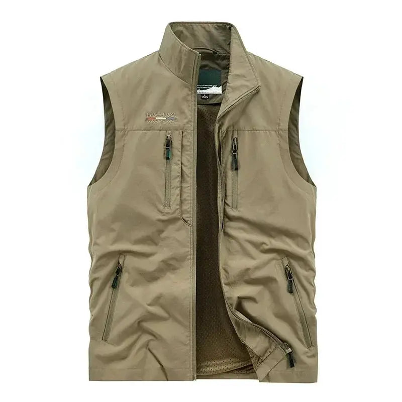 Sleeveless cargo vest Simples Market, tan color with multiple zip pockets