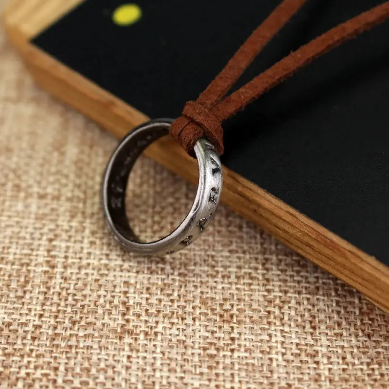 Uncharted 4 Nathan Drake Necklace Pendant Leather Chain Zinc Alloy Cosplay Jewelry Prop