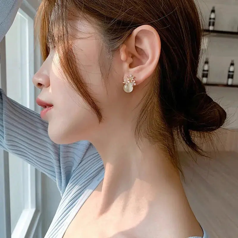 Flower Rhinestones Opal Stud Earrings for Women Exquisite Versatile Fashion Earrings Charms Jewelry Gifts Wholesale