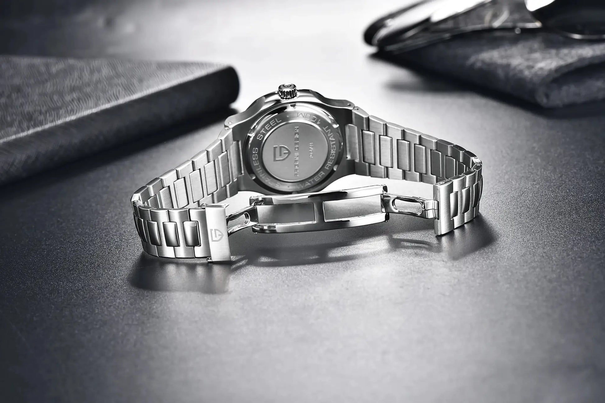 Pagani Design 40mm men's stainless steel automatic watch with sapphire glass and metal bracelet
