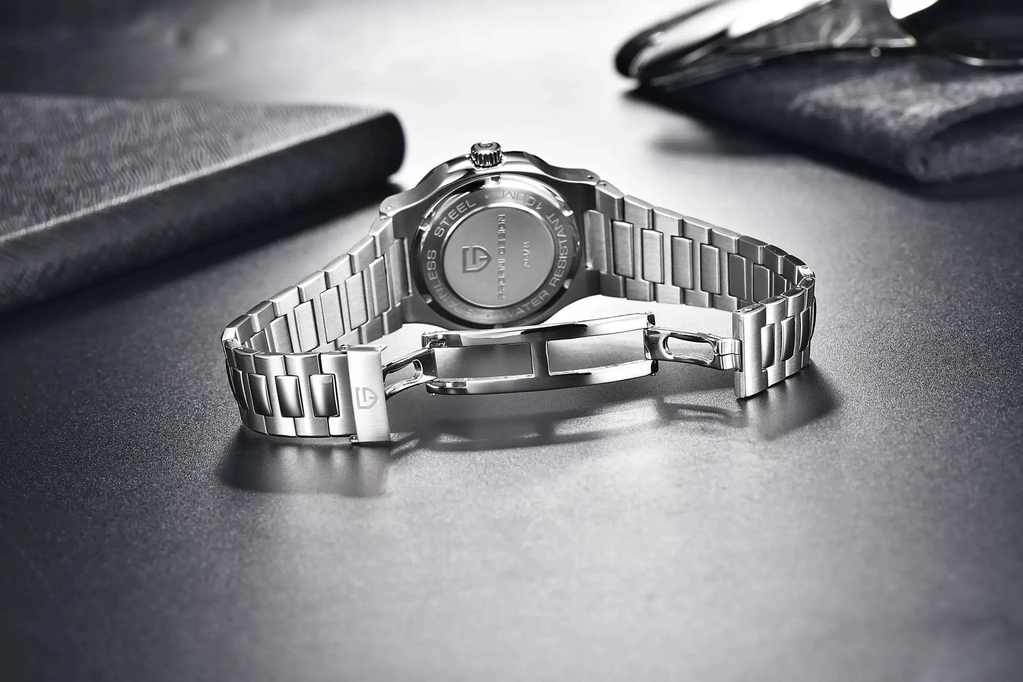 Pagani Design 40mm men's stainless steel automatic watch with sapphire glass and metal bracelet