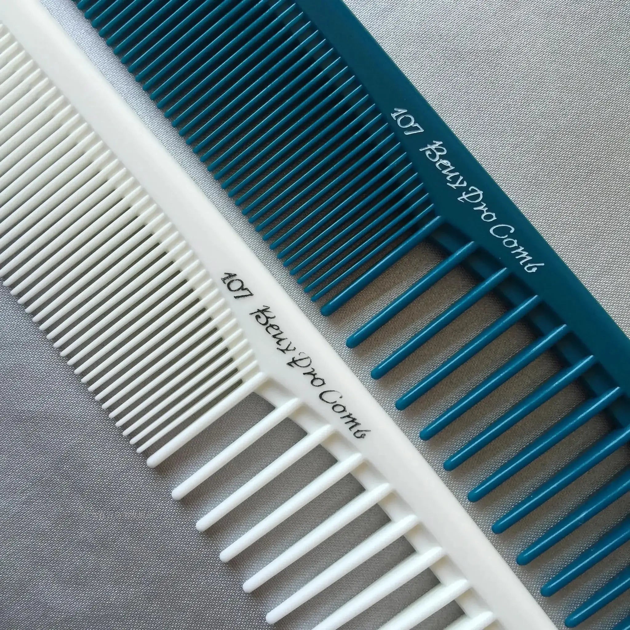 Professional hair cutting combs, anti-static fine-tooth design in teal and white by Simples Market