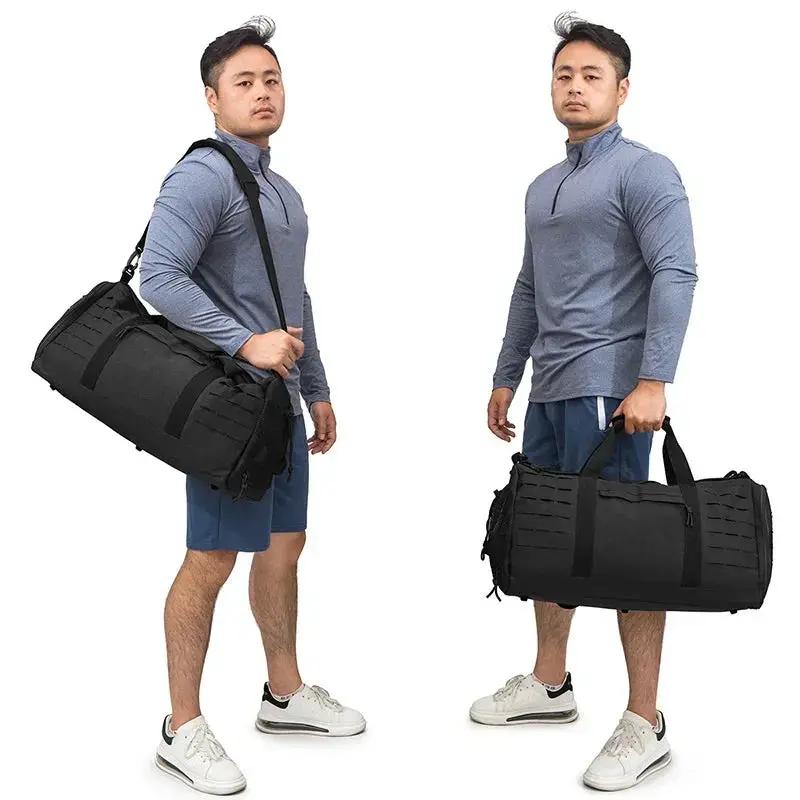 Simples Market 40L black tactical gym duffel bag with shoulder strap and carry handles