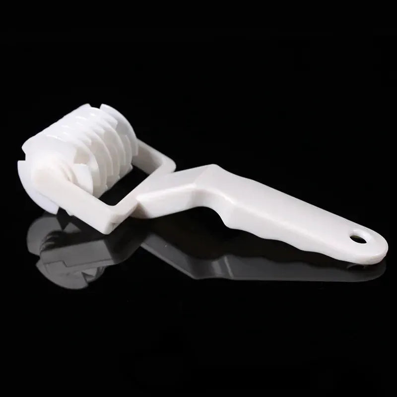 KitchenGadgets Plastic Pastry Lattice Roller Cutter Smooth Rolling For Ribbon Like Lattice Strips On Pies And Cookies