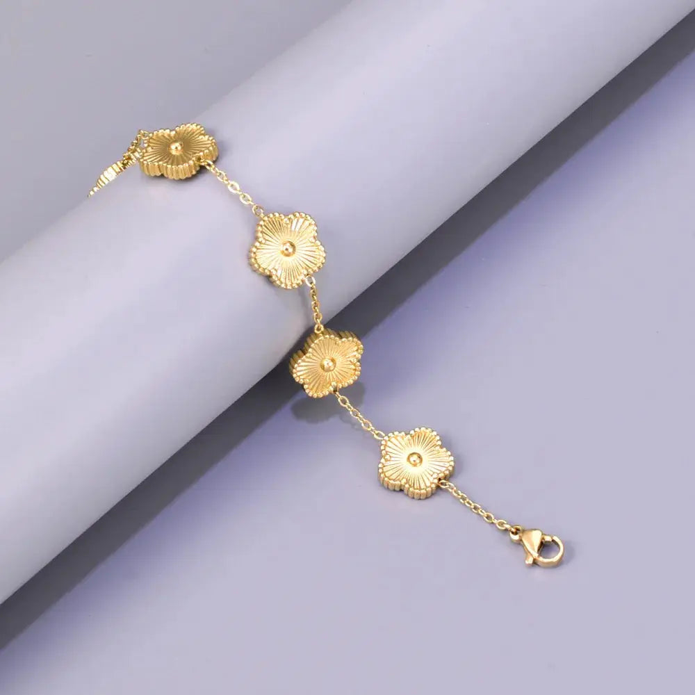 S15 Fashionable Five Leaf Flower Stainless Steel Bracelet For Women Gold Tone Jewelry Lucky Charm